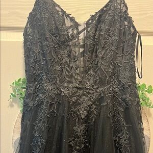 Chic Black Evening Gown